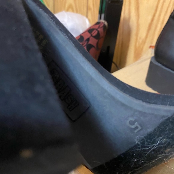 Heels - Picture 2 of 4